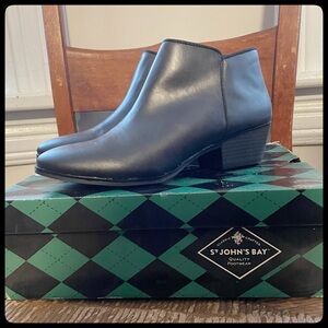 🆕 {St. John’s Bay} Lennon Ankle Boots